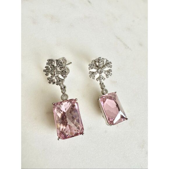 Light pink elongated radiant cut cubic zirconia snowflake dangle earring - Picture 1 of 7